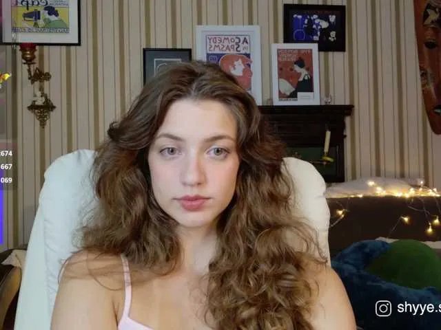 sarahsupershy on BongaCams 