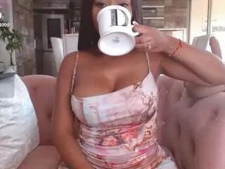 yettzaretth on CamSoda 