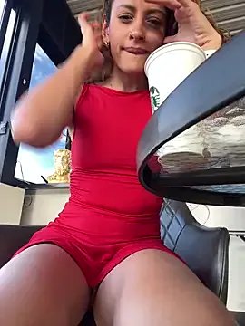 alana15 on StripChat 