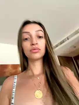 BelleLouiseVp on StripChat 