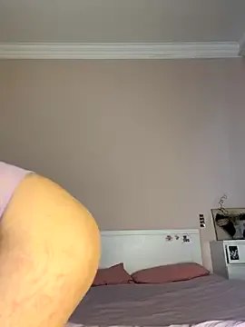 bigbabykiki on StripChat 