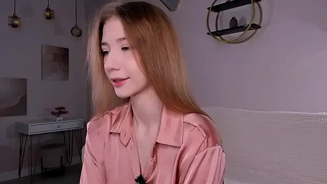 SunnivaCovil on StripChat 